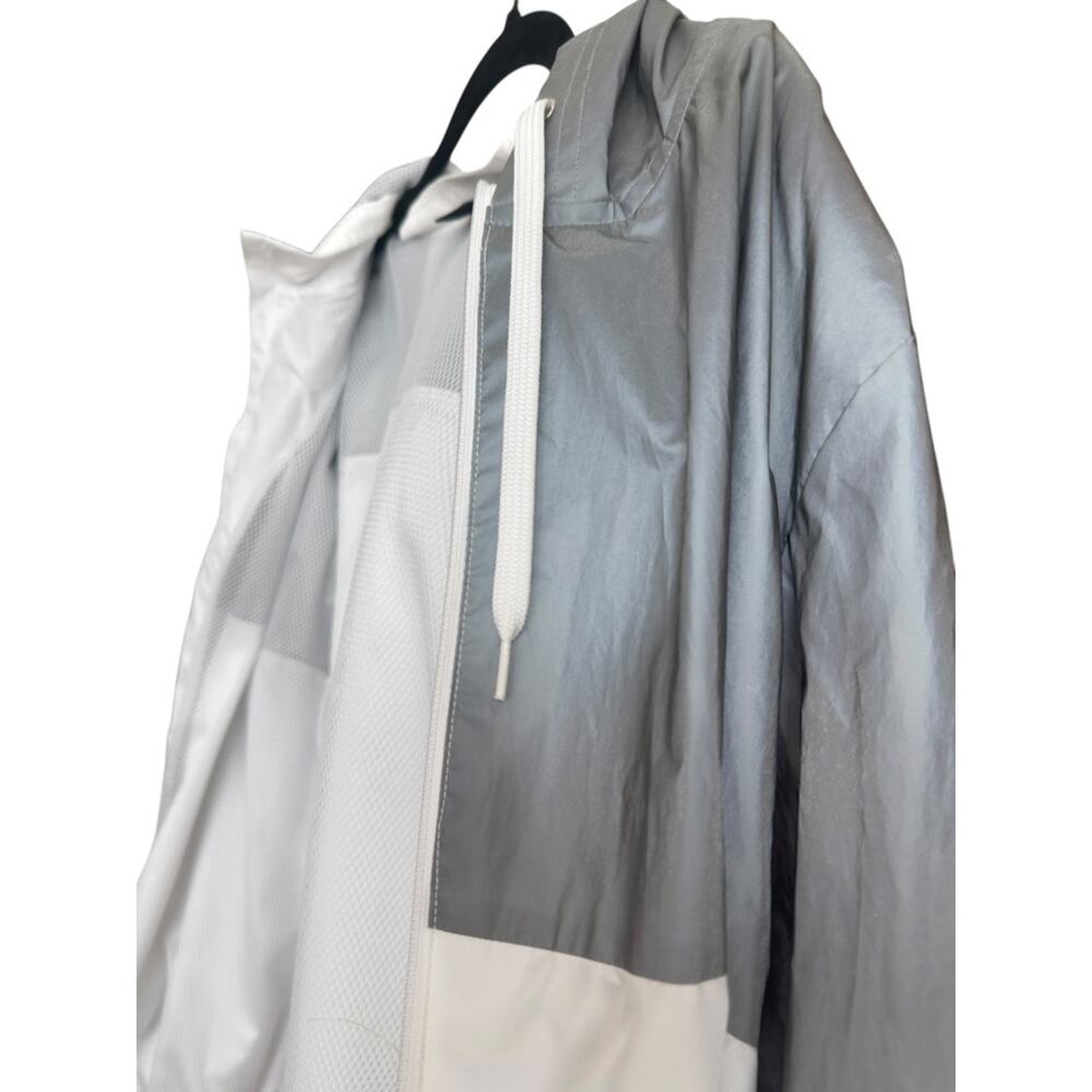 FILA Metallic Windbreaker Jacket Gray White Colorblock Hooded Techwear XL - Picture 3 of 10